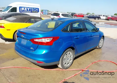 2012 Ford Focus Se z USA, uszkodzony, nr VIN 1FAHP3F24CL415176